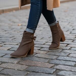 American Eagle Brown Faux Suede Side-Zip Ankle Boots - Size 7.5 - Like New